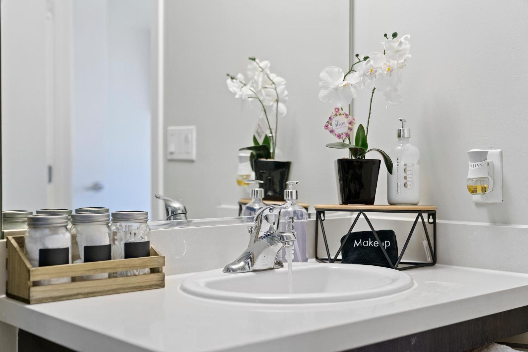 Dtla Escape Skyline Views With Luxury Amenities Lägenhet Los Angeles Exteriör bild