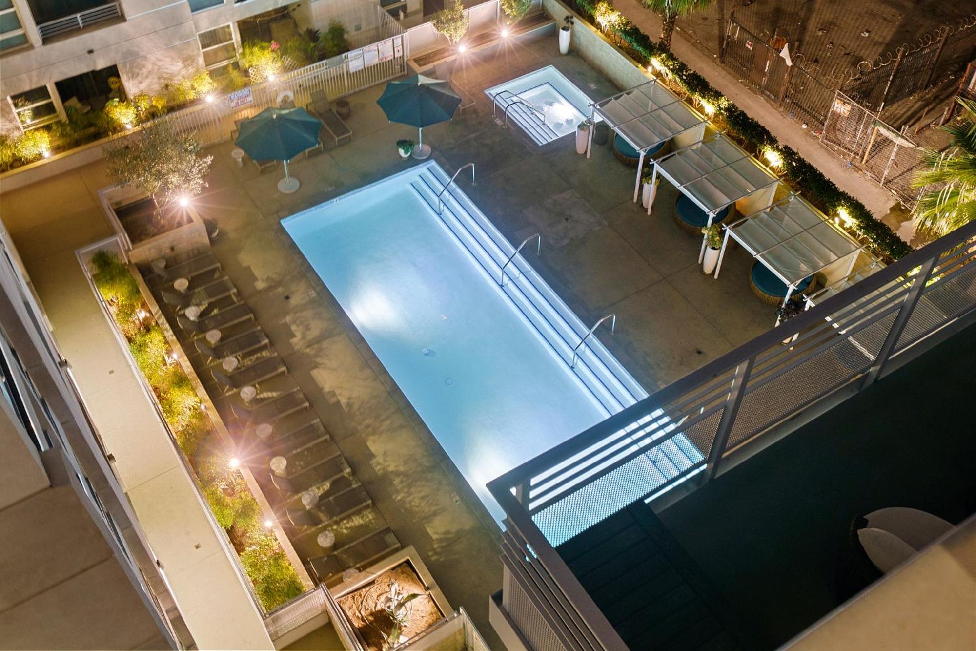 Dtla Escape Skyline Views With Luxury Amenities Lägenhet Los Angeles Exteriör bild